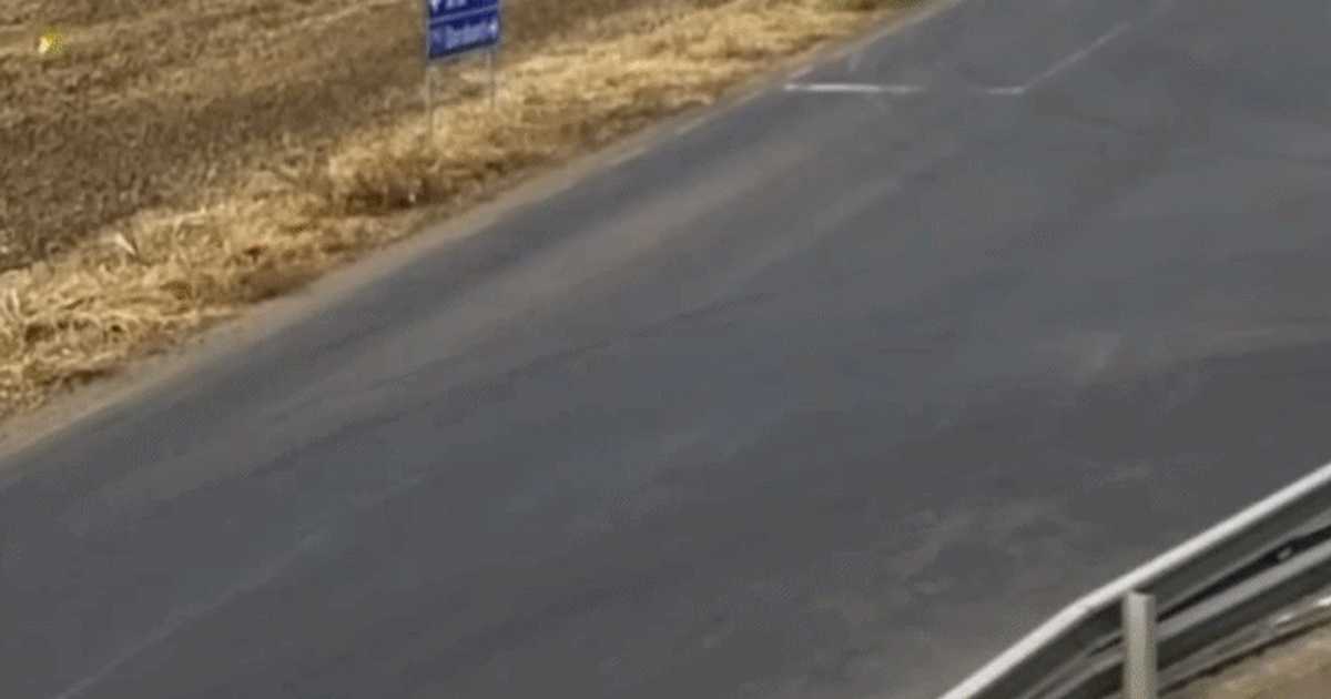 Accident grav în Arad: Un biciclist de 52 de ani a fost proiectat în afara drumului de un autoturism