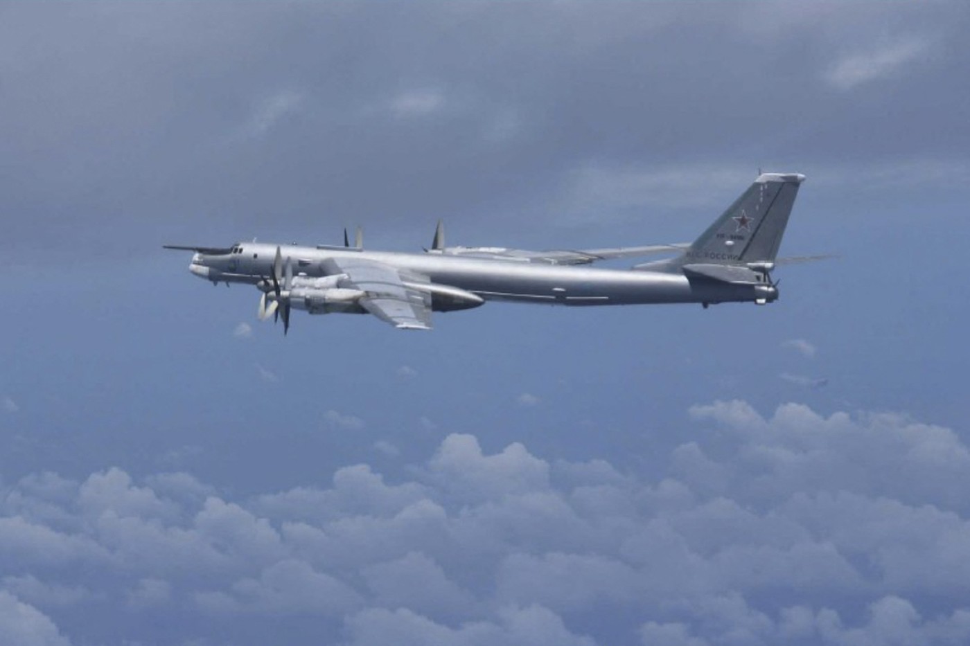 Bombardier strategic rusesc Tu-95 prăbușit în Extremul Orient. Șase membri ai echipajului au murit