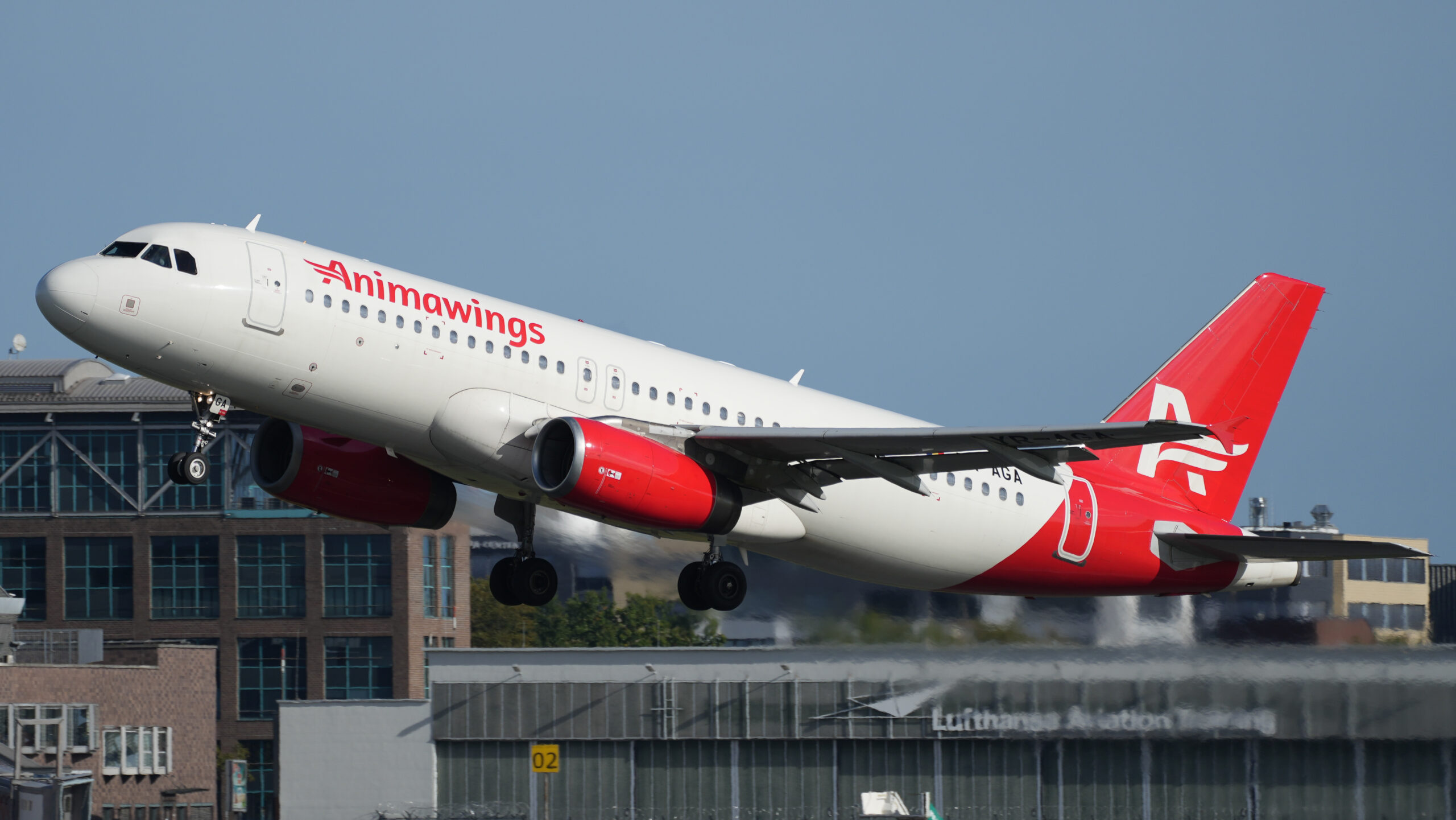 AnimaWings anulează zborurile de la Cluj către Viena și Frankfurt din motive comerciale