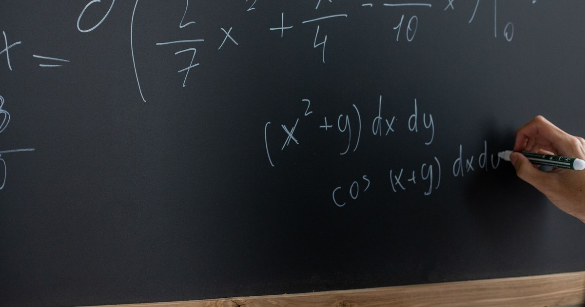 Raport OCDE: România are dificultăți mari în recrutarea profesorilor și rate ridicate de posturi vacante