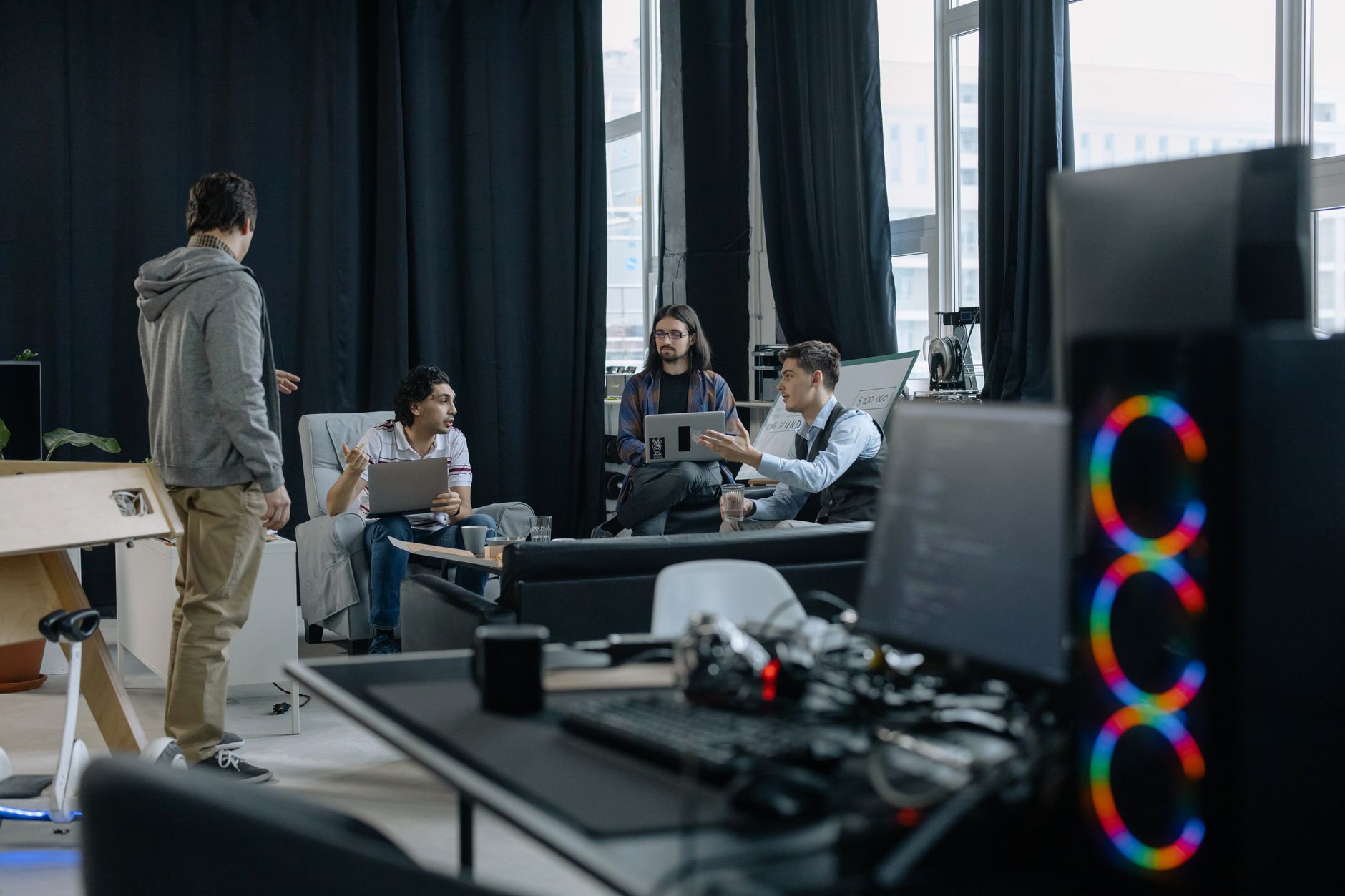 Programul Start-Up Nation: 17.600 de tineri pot accesa cursuri gratuite de antreprenoriat