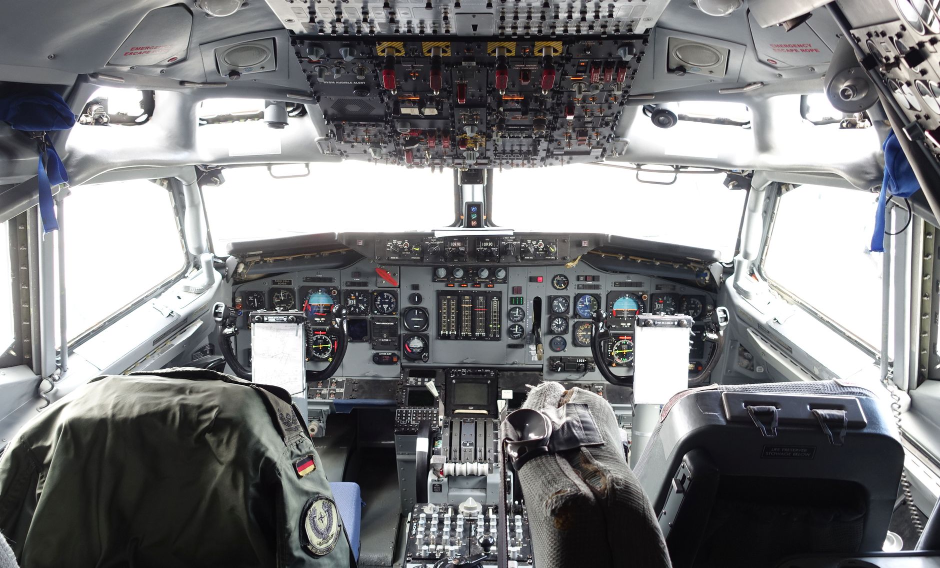 Atac violent la bordul unui zbor flydubai: pilotul a încercat să prăbușească avionul după ce și-a înjunghiat colegul