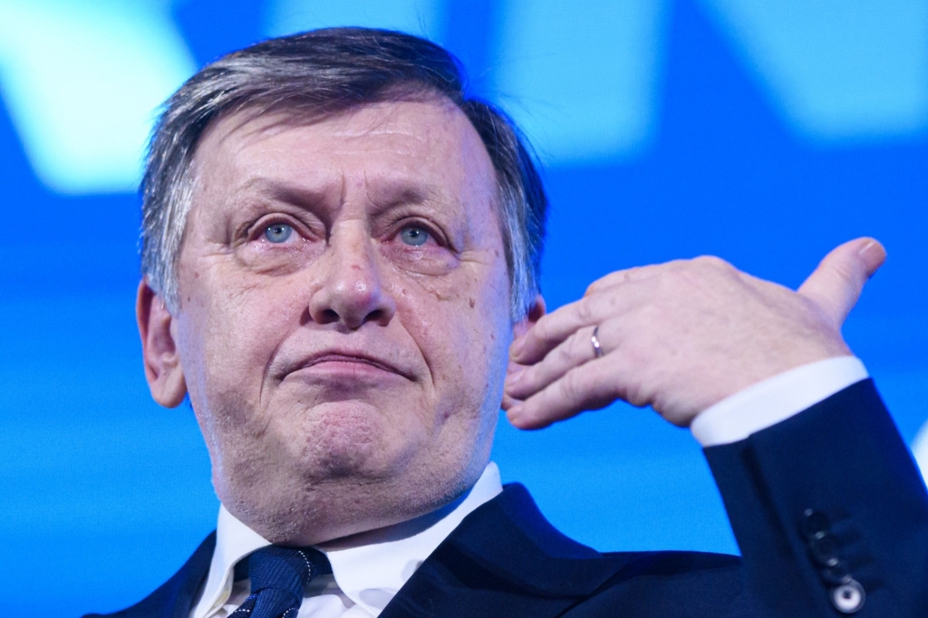 Crin Antonescu critică eșecul guvernului Mureșan și propune lui Nicușor Dan o nouă variantă de premier