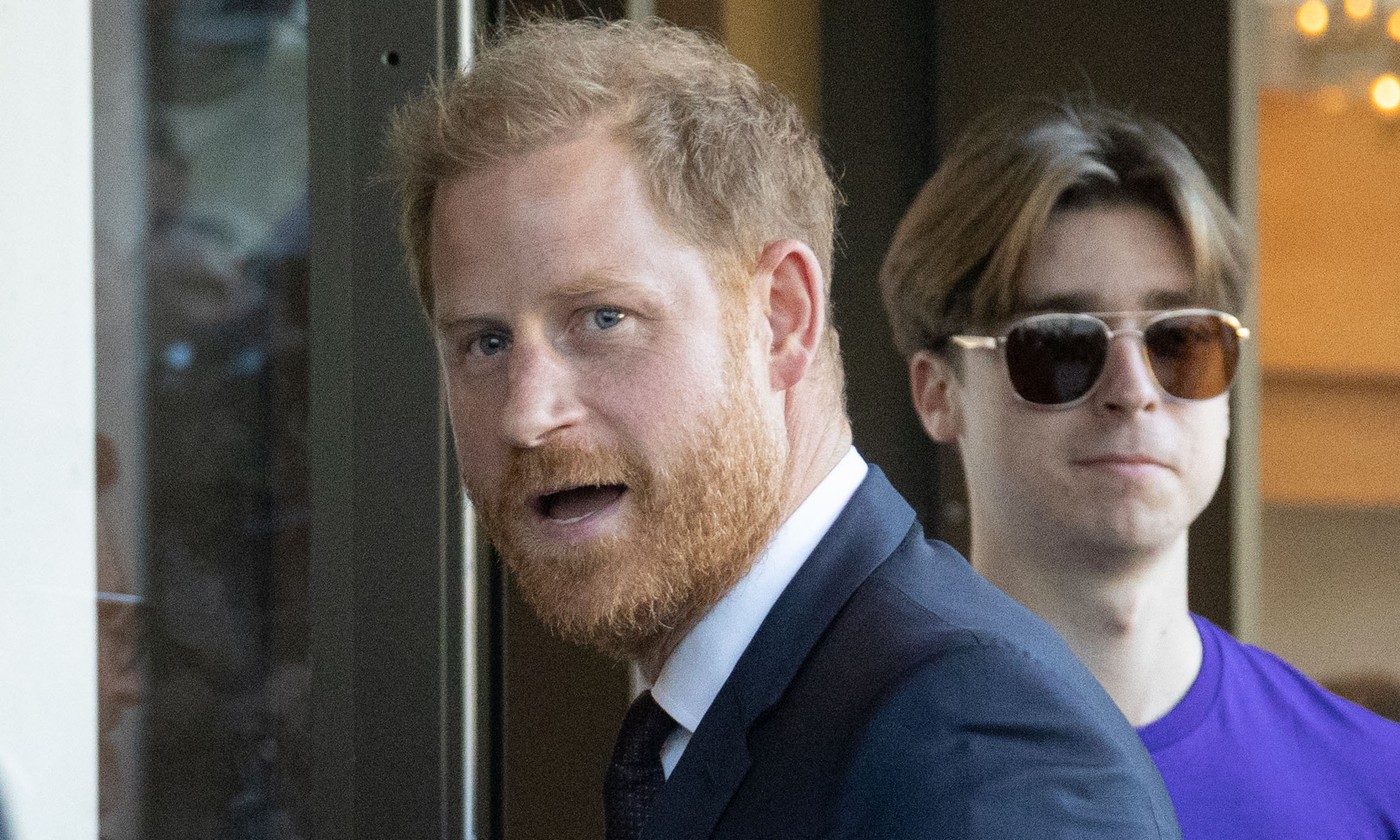 Acuzații grave de la echipa Prințului Harry: Paparazzi au fost surprinși lângă școala copiilor săi