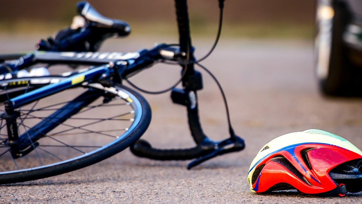 Tragedie în Alba: Un copil de 11 ani a murit după ce a căzut de pe bicicletă pe șosea