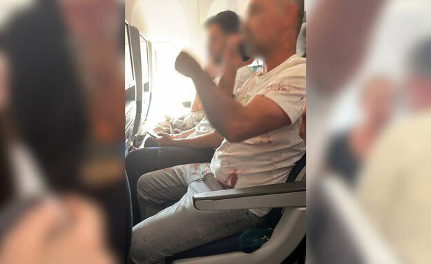 Atac violent în cabina avionului flydubai: Copilotul a încercat să prăbușească aeronava după ce l-a înjunghiat pe pilot
