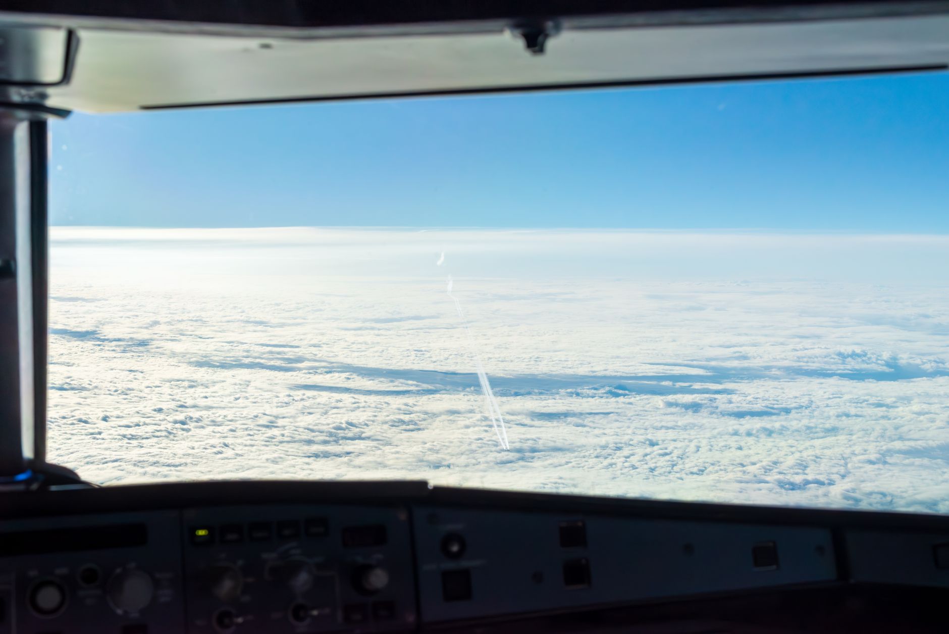 Atac violent la bordul unui avion Flydubai: copilotul ar fi încercat să prăbușească aeronava în Israel