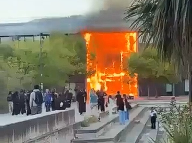Incendiu major la Liceul Nelson Mandela din Nantes în timpul protestelor liceenilor din Franța