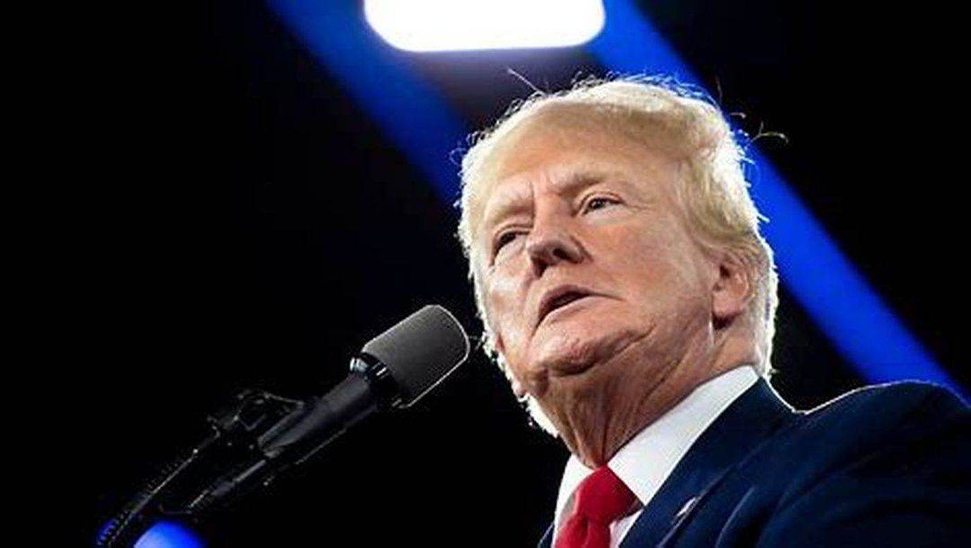 Administrația Trump trimite cecuri de 500 de dolari către americani, în pragul alegerilor din noiembrie