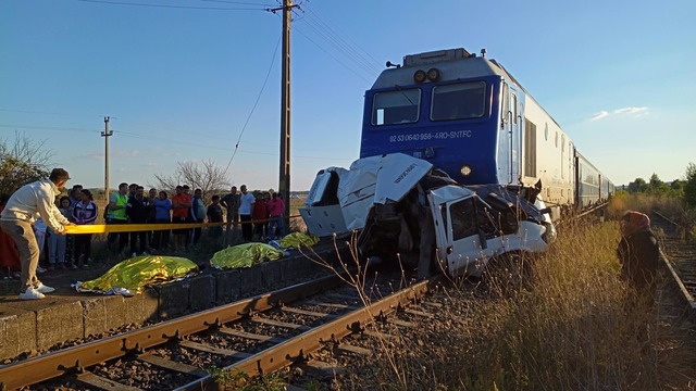 Tragedie în Galați: Trenul a lovit o autoutilitară la trecerea de la Ghidigeni, patru persoane au murit