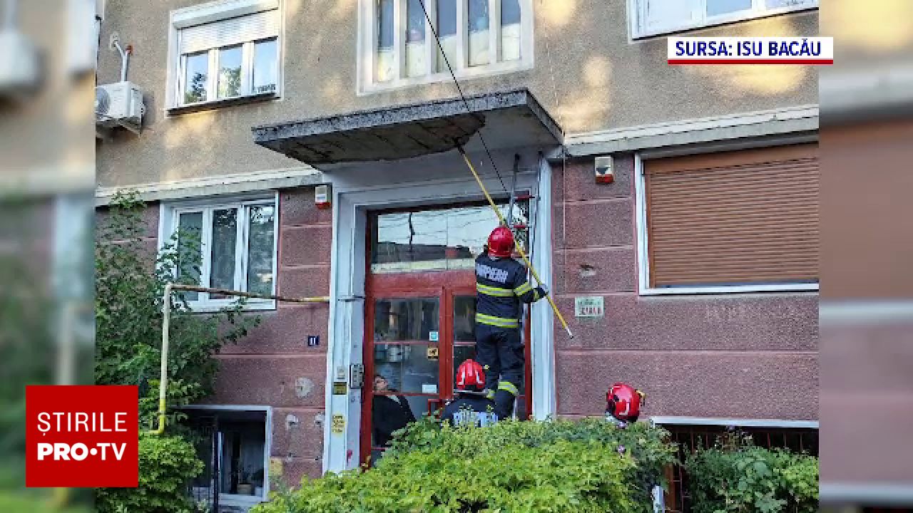 Accident în Bacău: O femeie și un copil au fost loviți de tencuiala căzută de pe un bloc