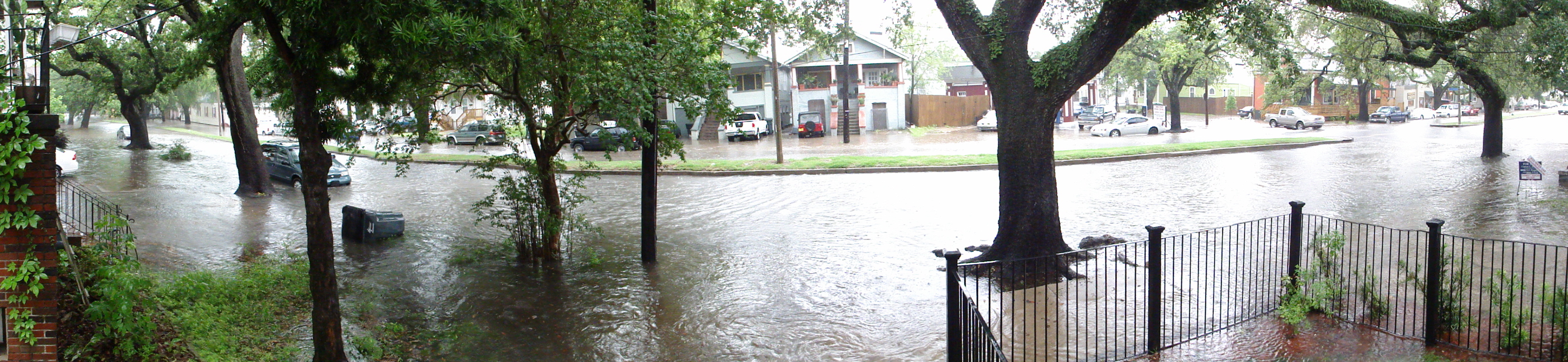 Spania, afectată de ploi torențiale și inundații masive. Alerte meteorologice în nouă regiuni