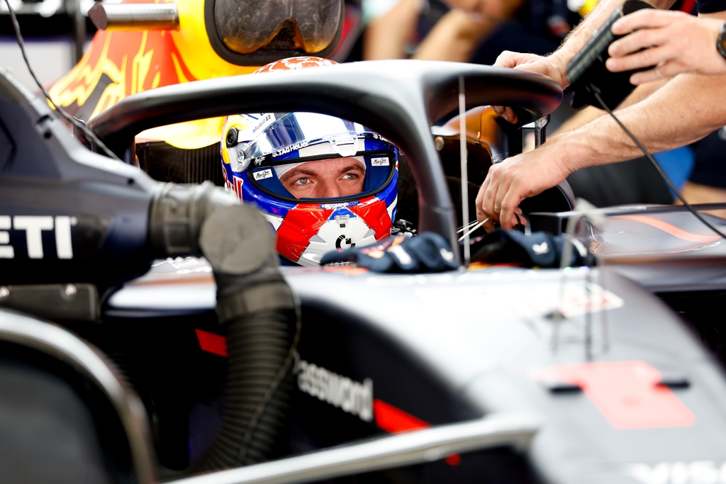 Max Verstappen a dominat prima sesiune de antrenamente de la Sepang