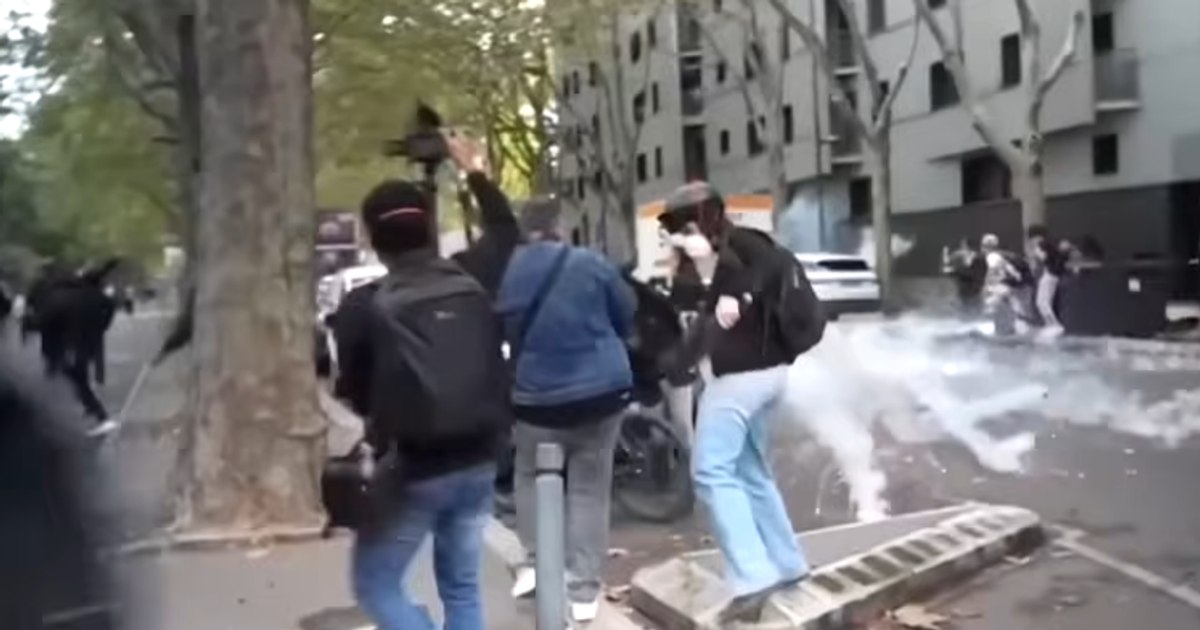 Franța, paralizată de proteste violente în educație: aproape 2.000 de persoane reținute