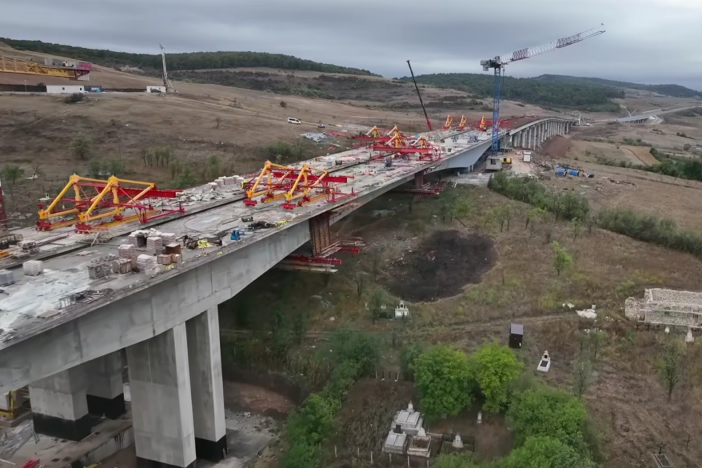 Lucrările la viaductele de pe Autostrada Transilvania A3 au ajuns la 86% din stadiul de execuție