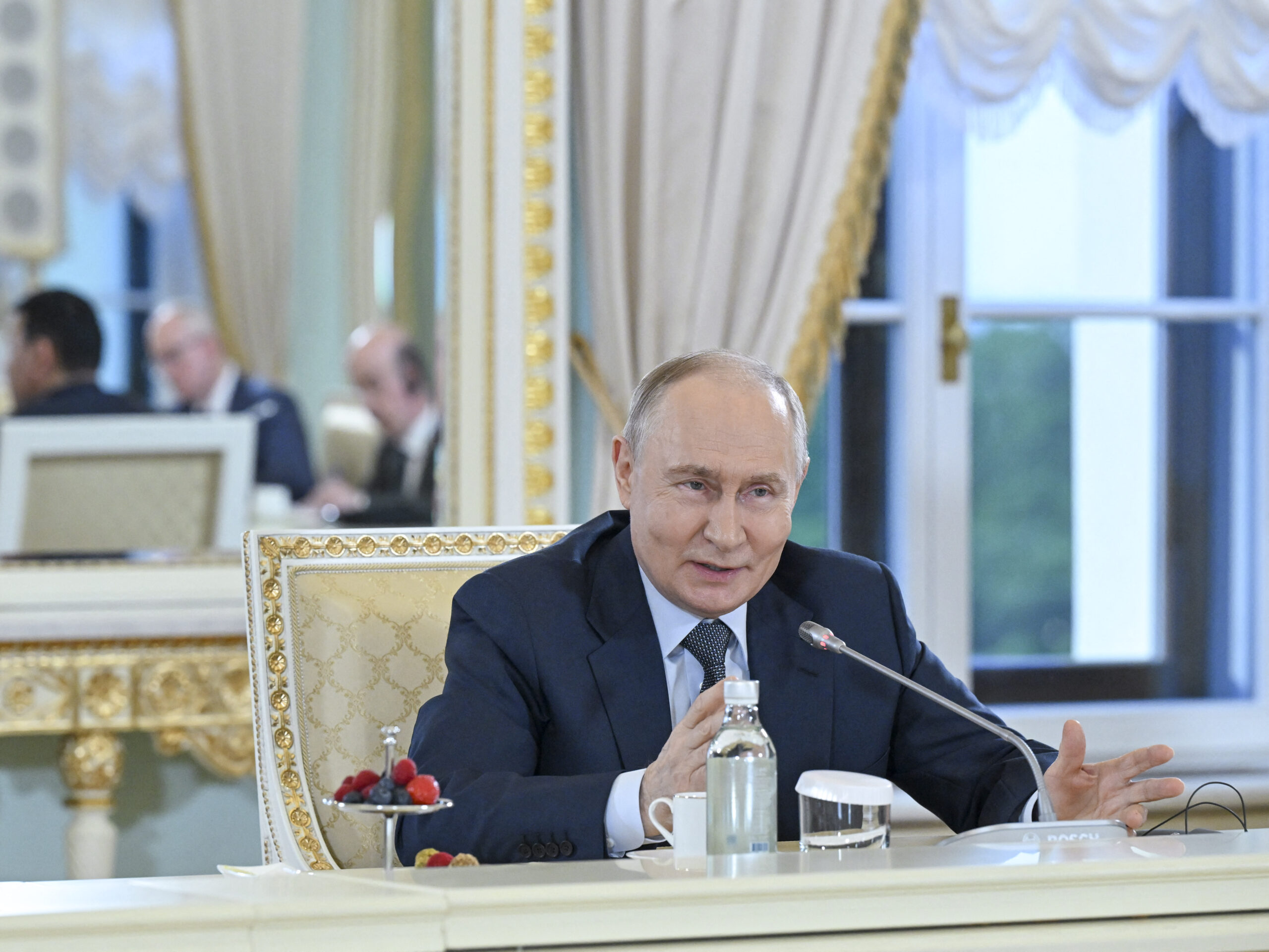 Rusia pregătește o tranziție către o economie de război, sub radarul oficialilor economici