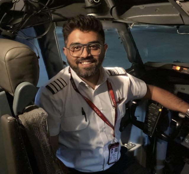 Pilotul Smit Machchhar i-a povestit premierului indian cum a salvat pasagerii după ce a fost înjunghiat la bordul unui avion