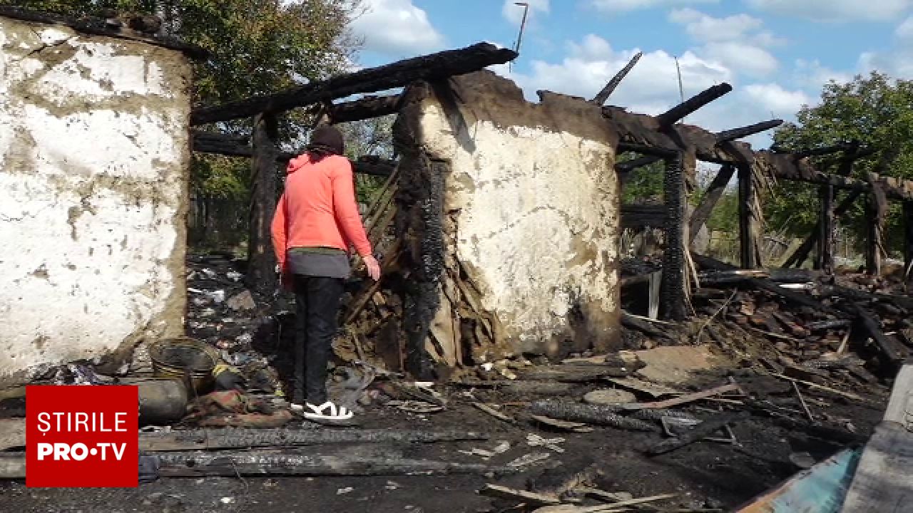Incendiu suspect în Neamț: Fata adoptivă a amenințat că va omorâ părinții și va arunca foc la casă