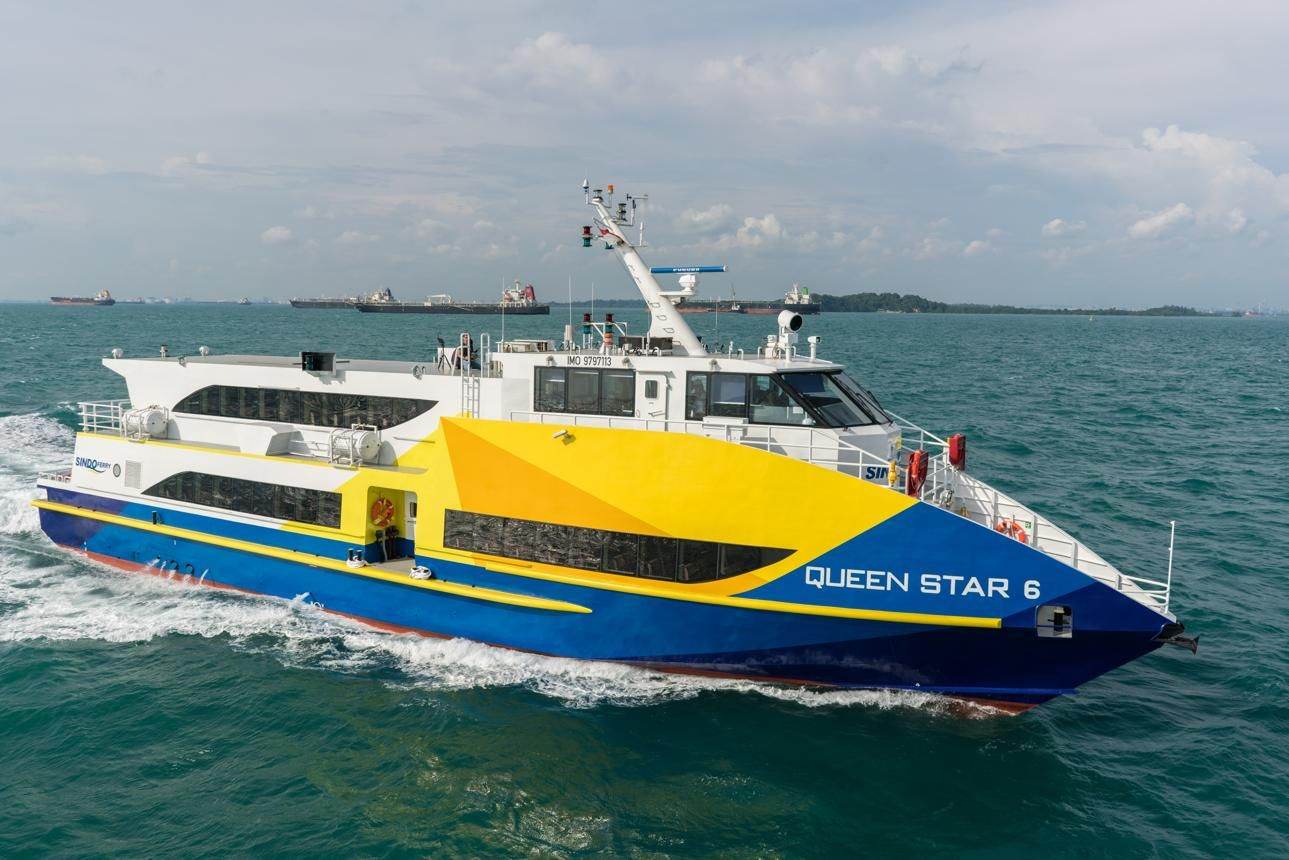 Operațiune masivă de căutare în Marea Java după ce feribotul Virgo Transport 8 s-a răsturnat