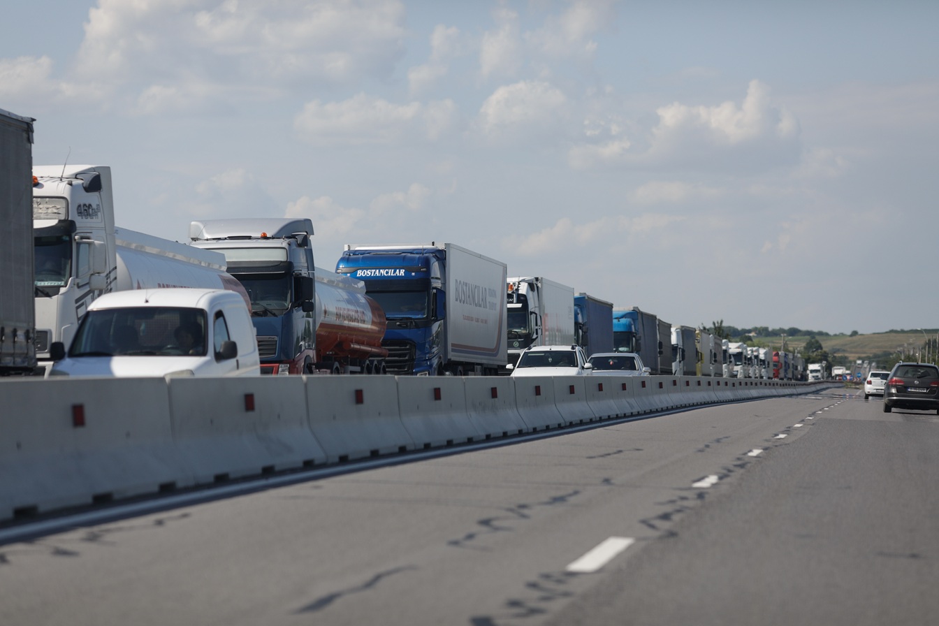 Transportatorii contestă termenul de 72 de ore pentru TollRo. Ei cer luni de zile pentru funcționare completă