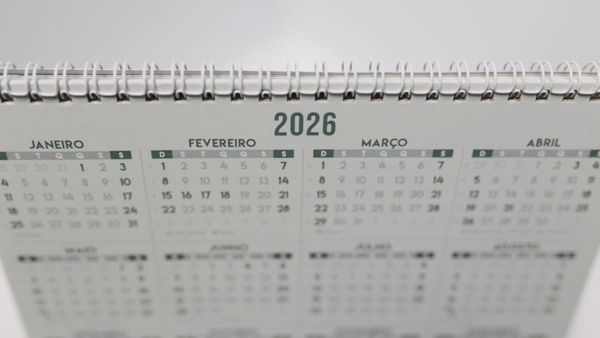 Planificarea vacanței de iarnă: Câte zile libere vor avea românii de Crăciun și Revelion în 2026-2027