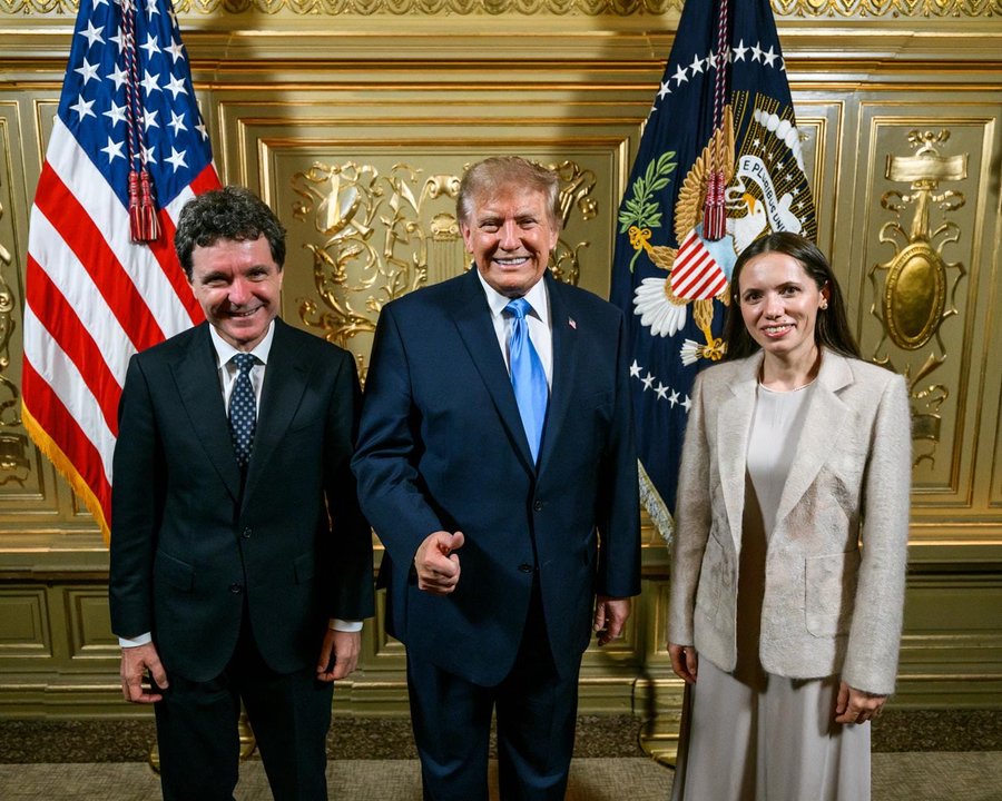 Imaginile cu un Trump „de carton” sunt fabricate prin AI, conform Administrației Prezidențiale