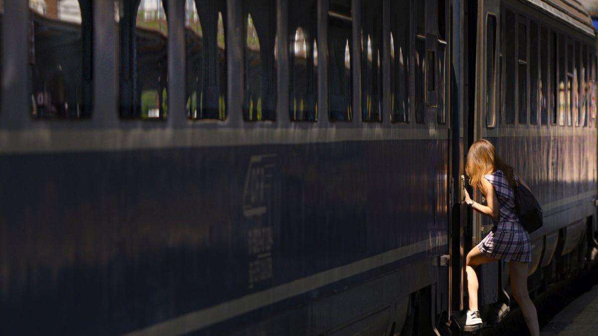 Reguli noi pentru reducerea de 90% la tren pentru studenți în anul universitar 2026-2027