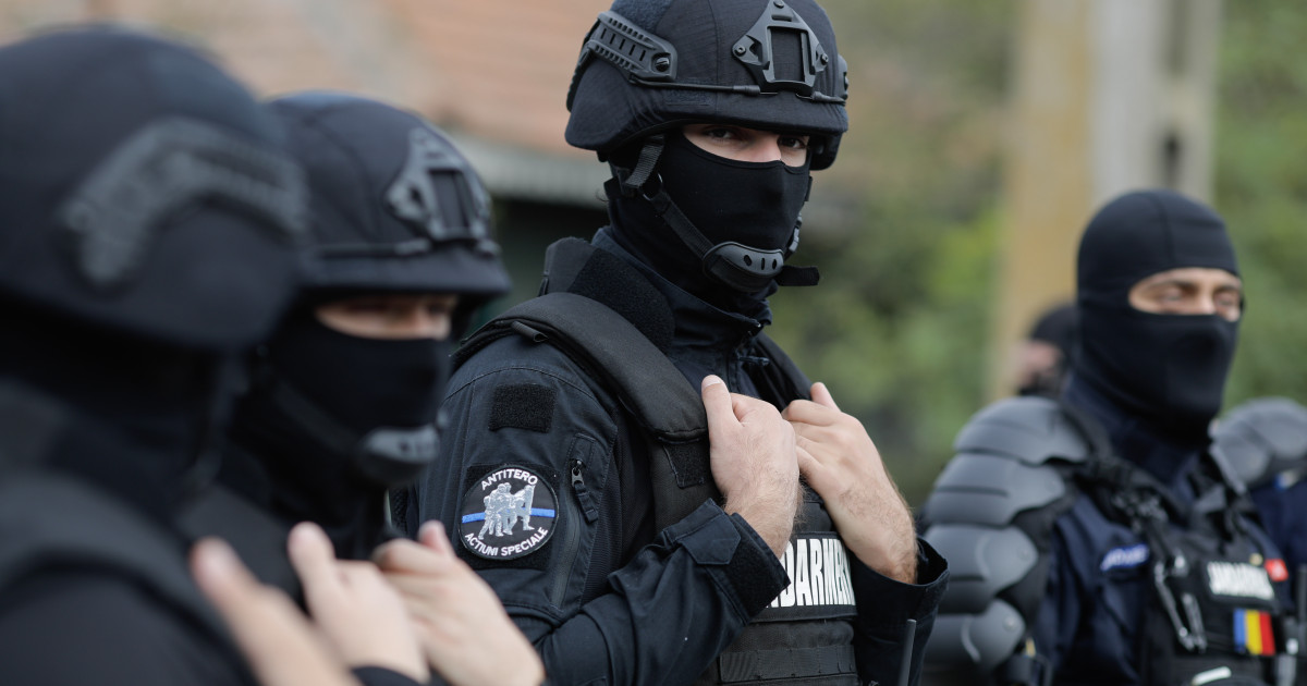 Exercițiu militar de amploare în România: Jandarmii au simulat intervenții violente și foc de armă