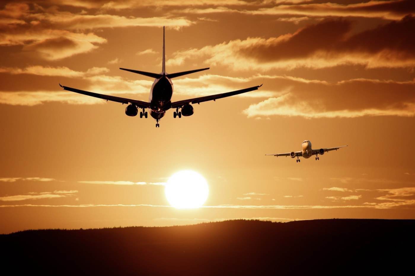 Pilotul de la FlyDubai a supraviețuit unui atac cu cuțitul din partea copilotului