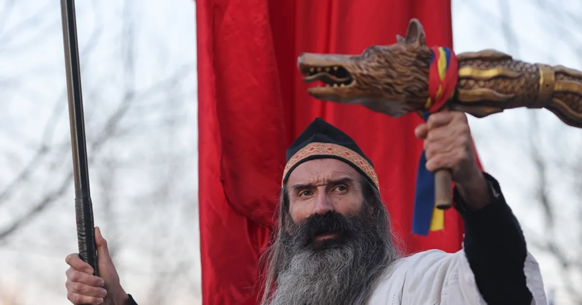Amenzi masive și rețineri la protestele pentru Călin Georgescu din fața Arestului Central