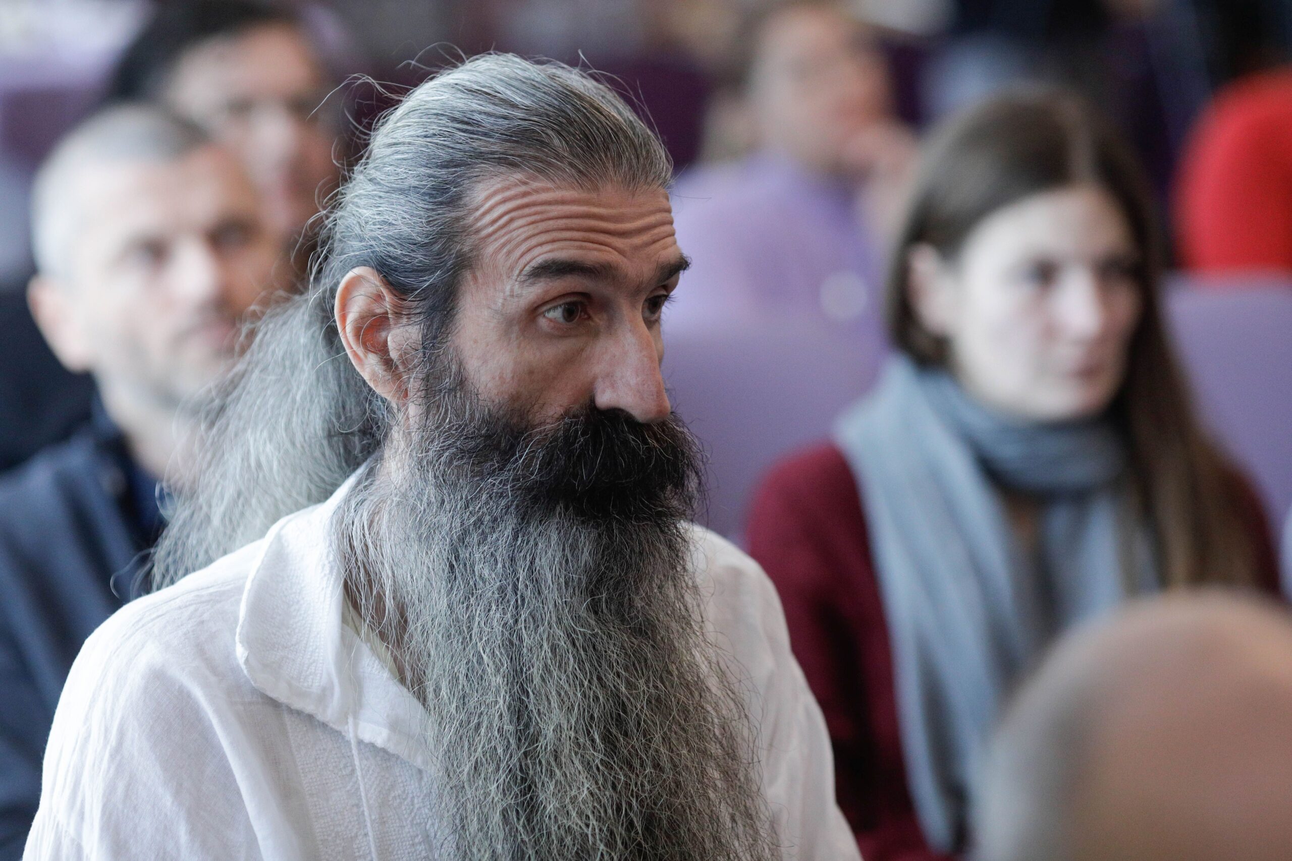 Cezar Avrămuță, cunoscut sub numele de „Stegarul dac”, a fost reținut de procurori