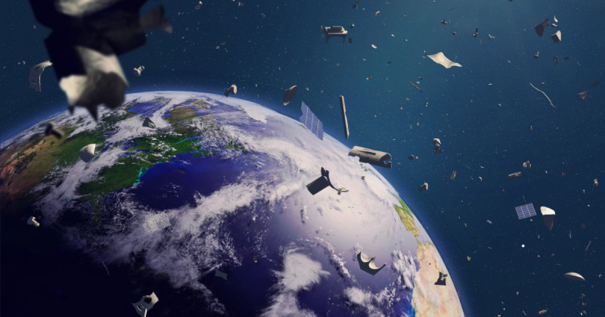 Explozie misterioasă a unui satelit spion american din era Războiului Rece pe orbita Pământului