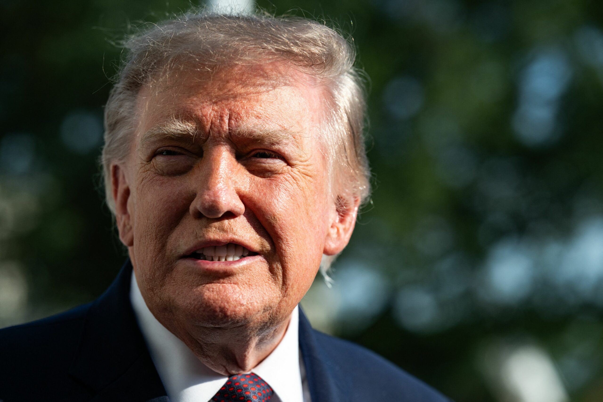 Trump promite ajutor financiar de aproape 100 de dolari pentru 20 de milioane de pensionari americani