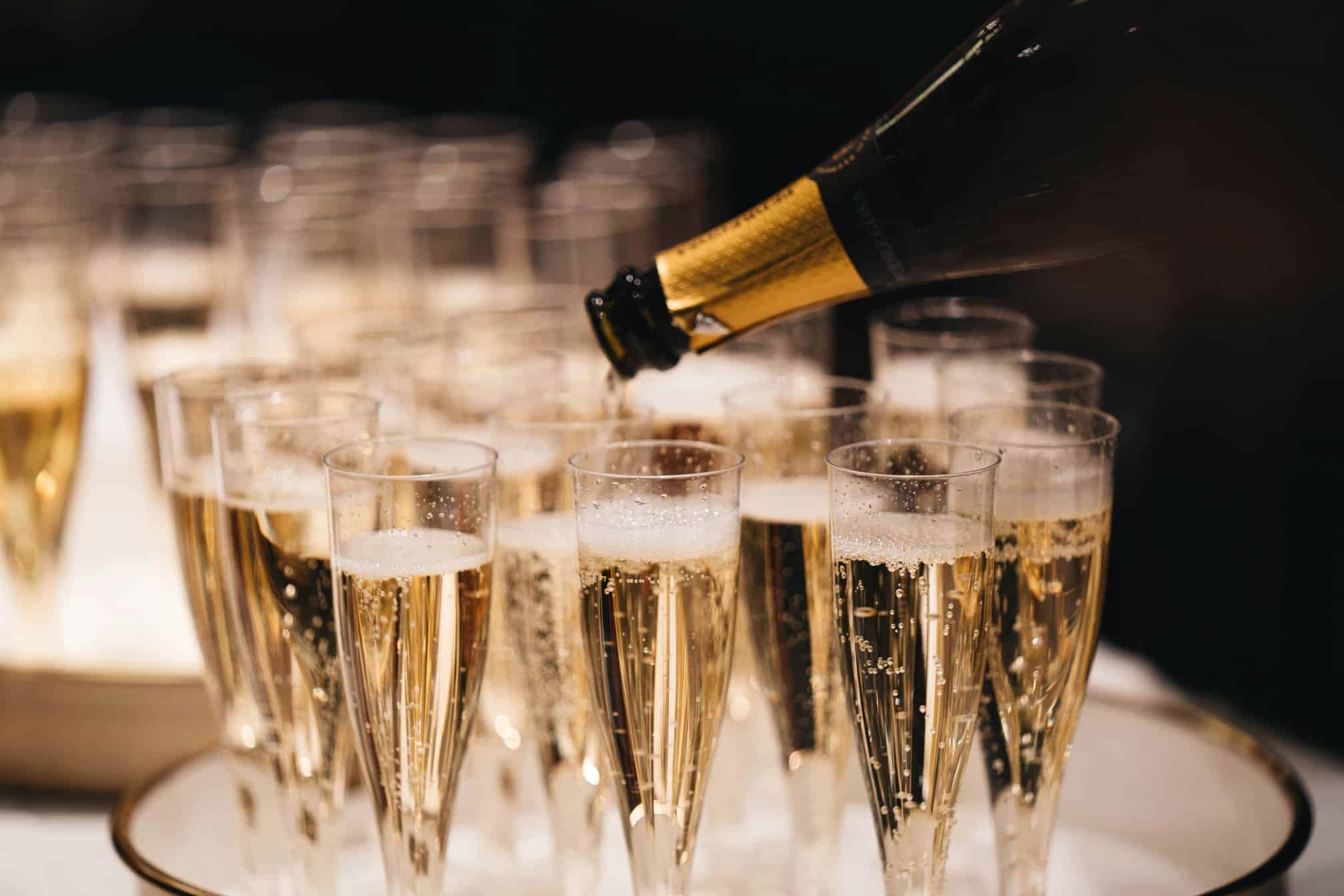 Schimbările climatice modifică șampania: autoritățile franceze permit un conținut mai mare de alcool