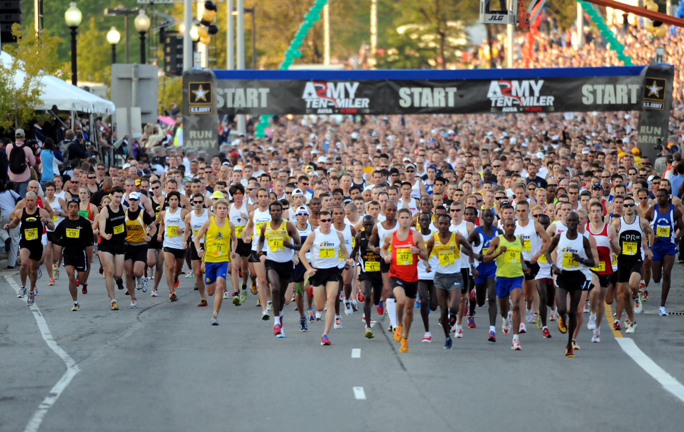 Povestea tragică a maratonistului Jim Peters: de la record mondial la prăbușirea de la câțiva metri de glorie
