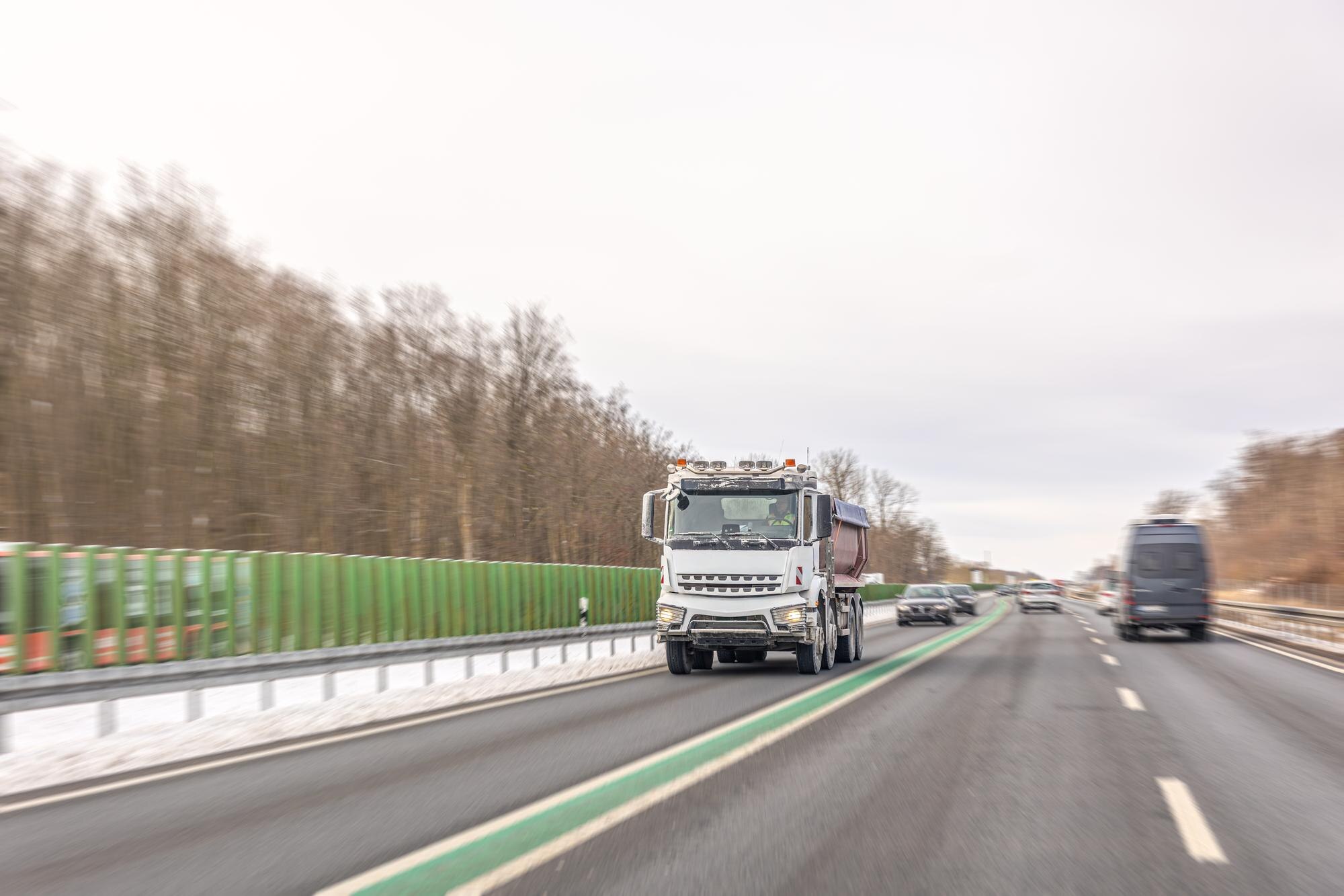 Transporturi agabaritice masive pe drumurile din România: greutăți de până la 130 de tone