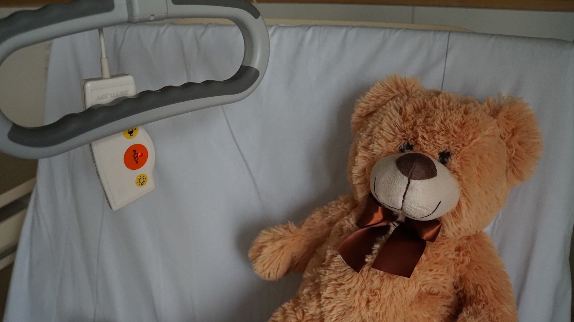 Copiii internați în spitalele din București vor putea studia prin proiectul Școala din spital