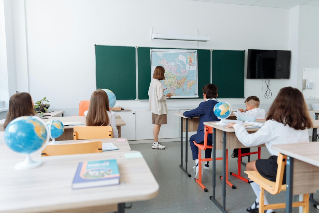 Rezultatele PISA 2025: România depășește pragul de 50% la analfabetismul funcțional la matematică
