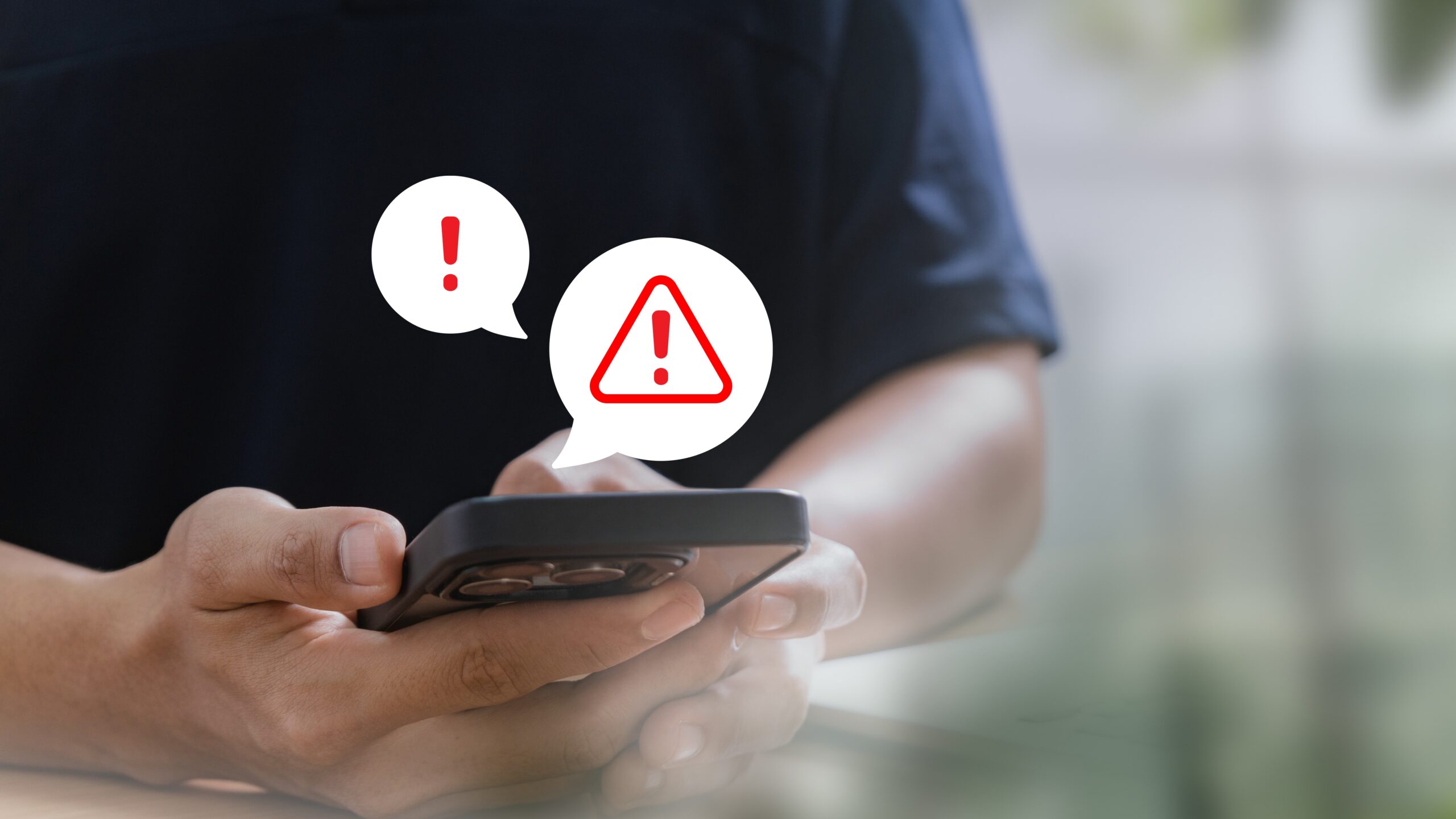 Avertisment de la DNSC: O nouă fraudă online prin SMS-uri false cu amenzi de parcare