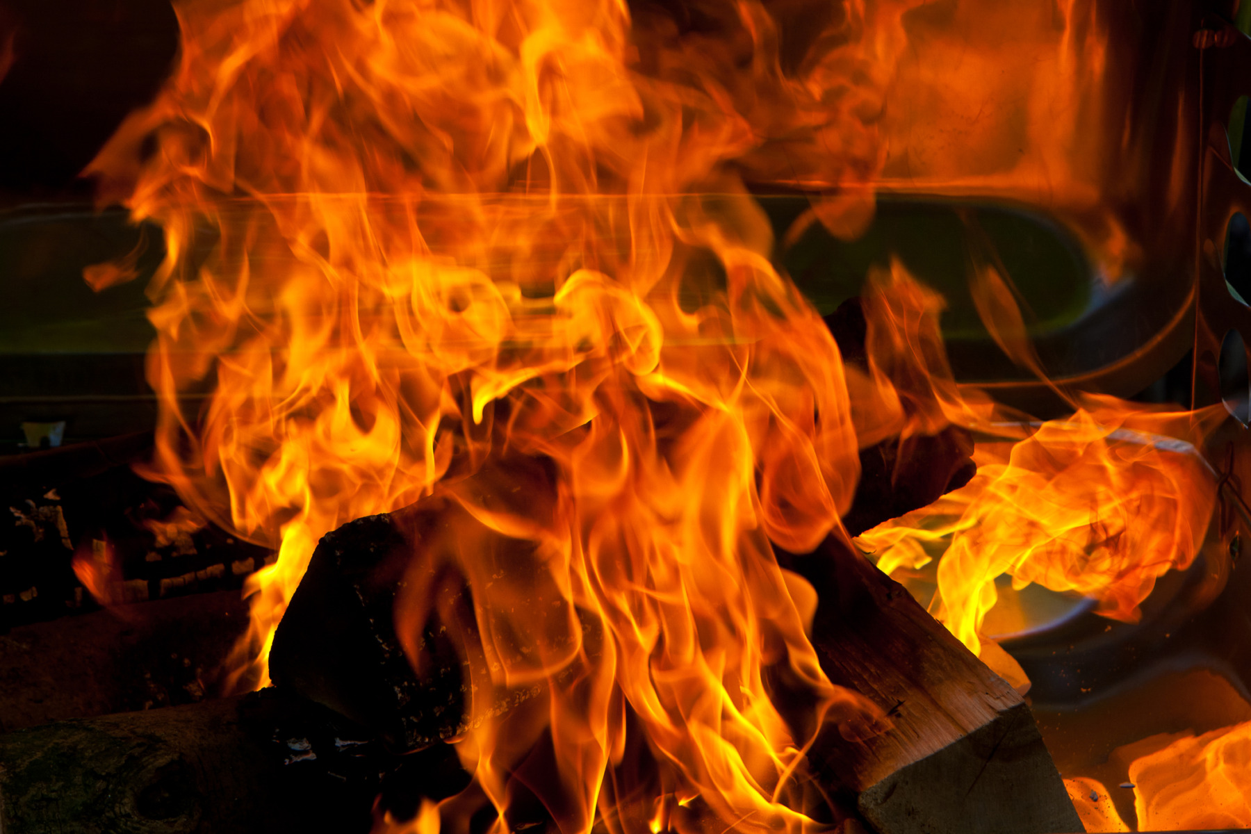 Incendiu violent într-un camping de lux de pe malul Lacului Garda: 24 de persoane au fost rănite