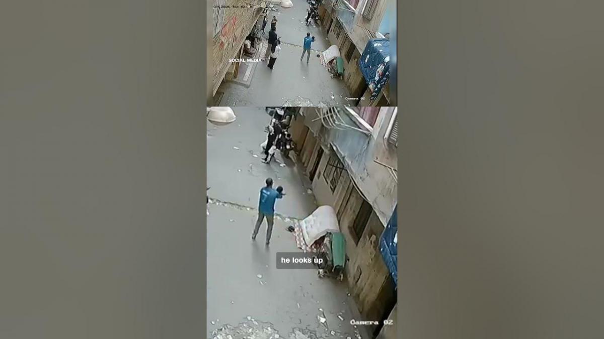 Un tânăr din Egipt a salvat un copil de 5 ani care cădea de la balcon