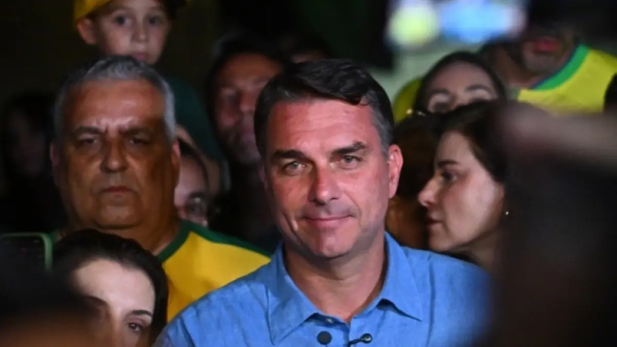 Flavio Bolsonaro a câștigat primul tur al alegerilor prezidențiale din Brazilia