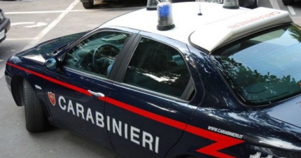 Un român a declanșat o serie de jafuri și agresiuni în Italia: a lovit un polițist și a furat mai multe mașini