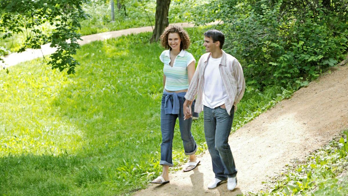 Vreme caldă de vară în România până la începutul lunii octombrie, urmată de ploi și răcire