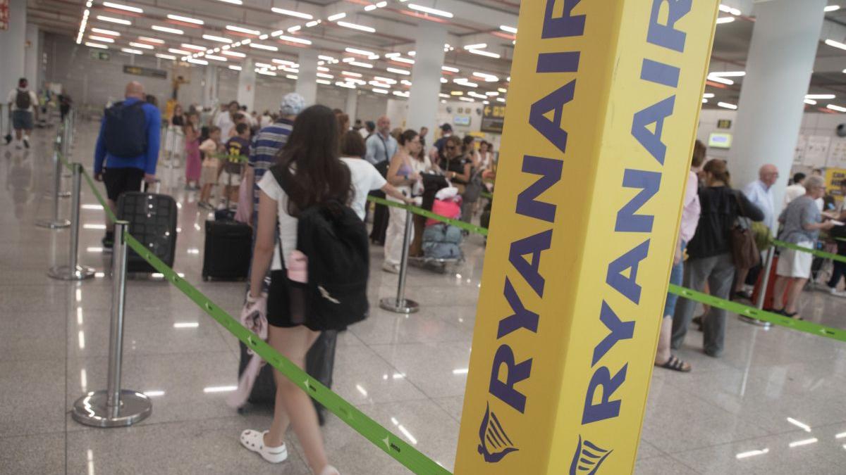 Ryanair a anulat peste 1.000 de zboruri în septembrie din cauza problemelor de control aerian