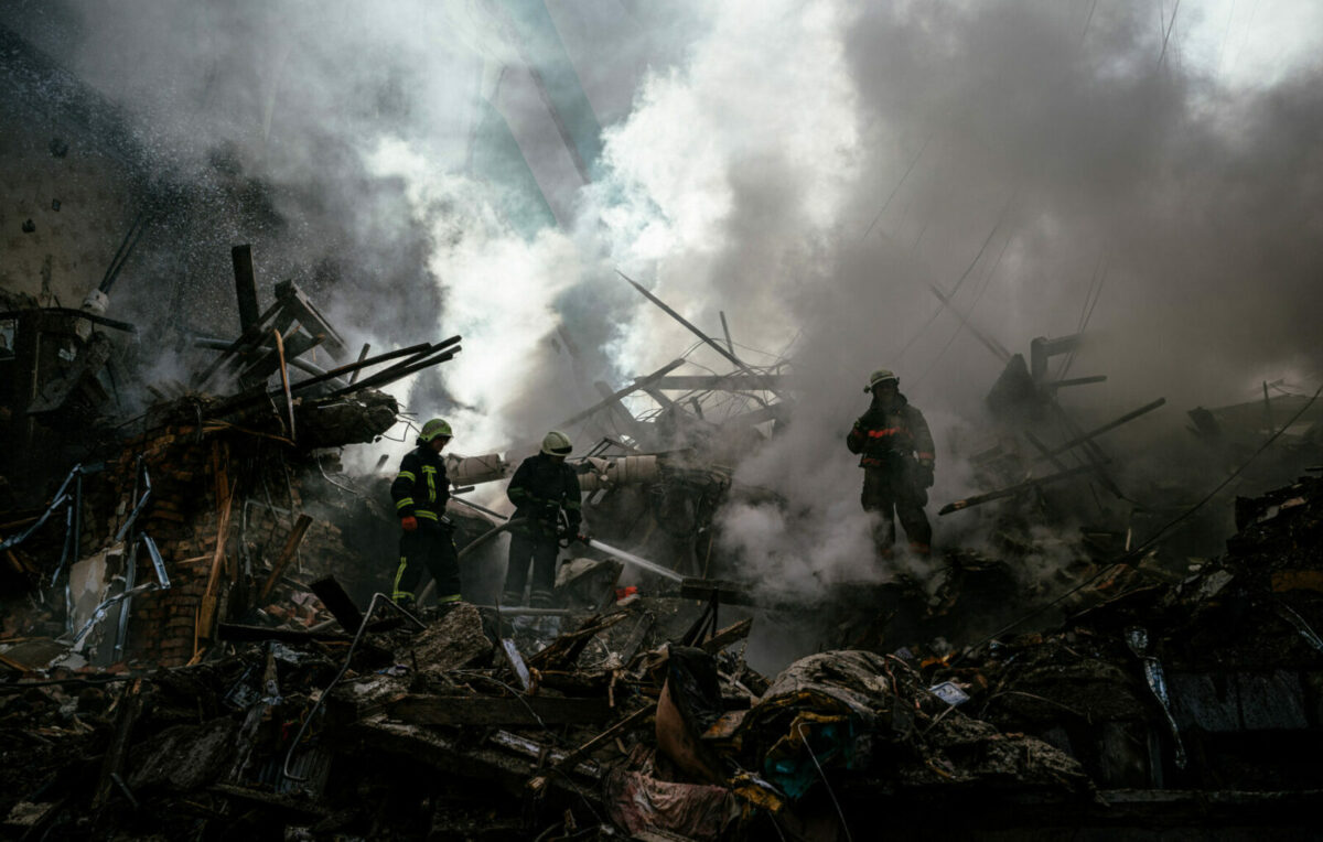 Atacuri rusești cu bombe ghidate asupra orașului Harkov: cel puțin cinci morți și treizeci de răniți