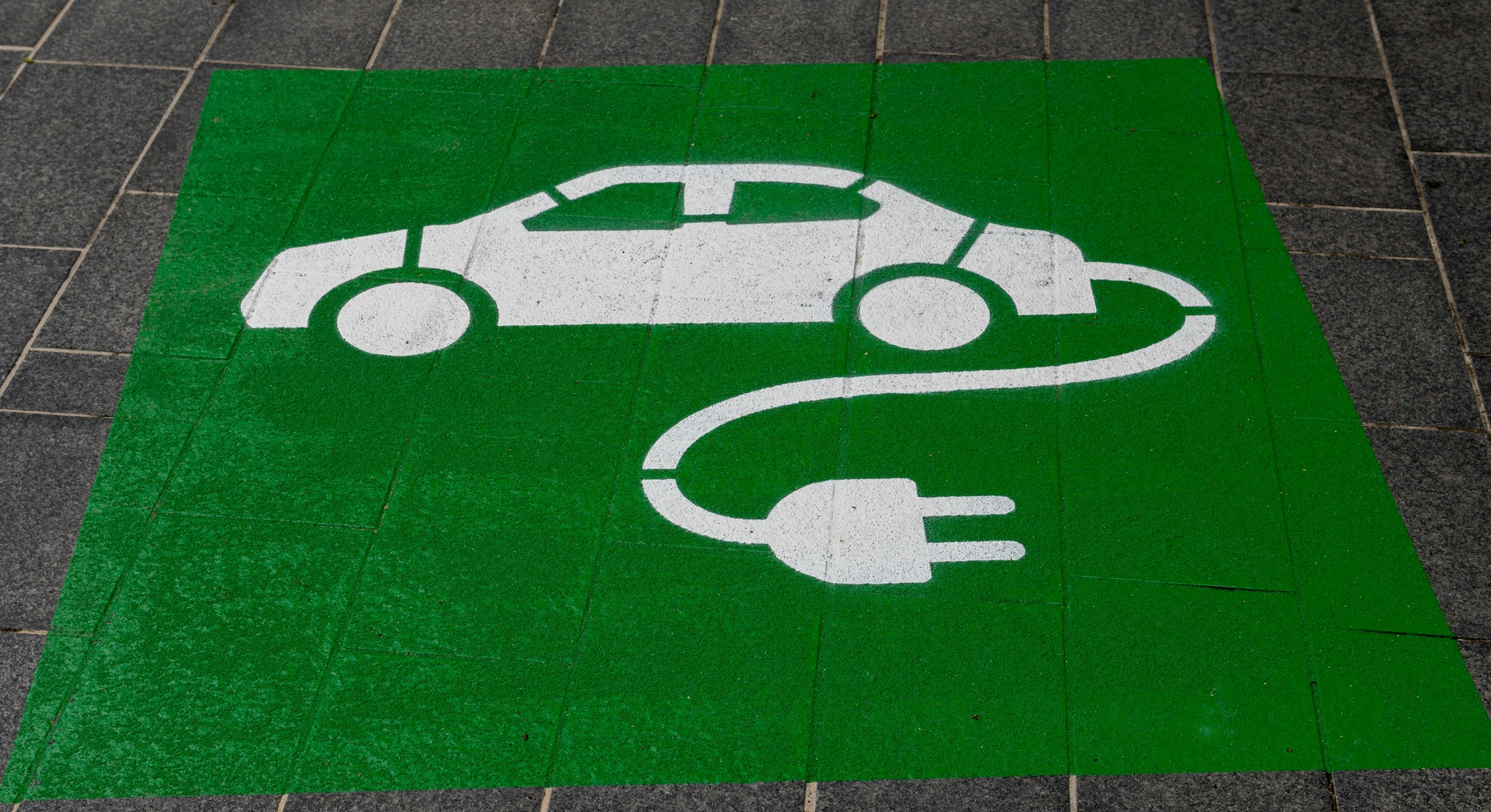 România a depășit pragul de 10.000 de puncte de încărcare pentru mașini electrice