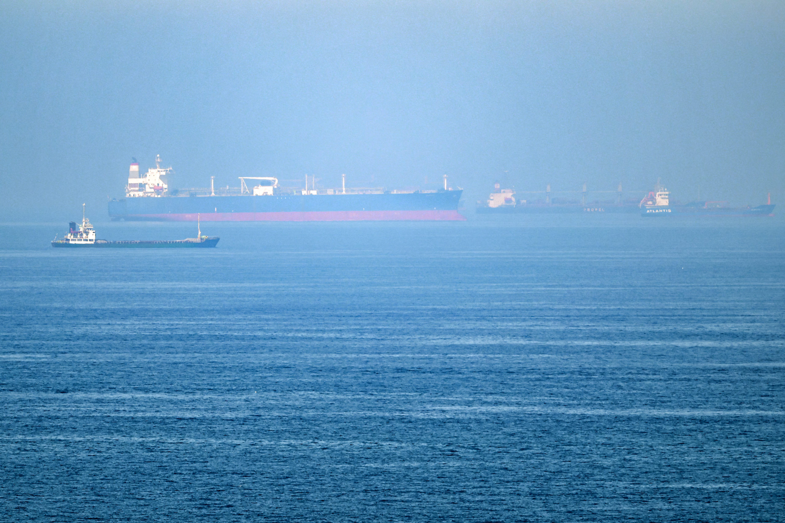 Atac cu drone asupra unui cargo cu cereale în Marea Neagră, lângă platforma OMV Petrom