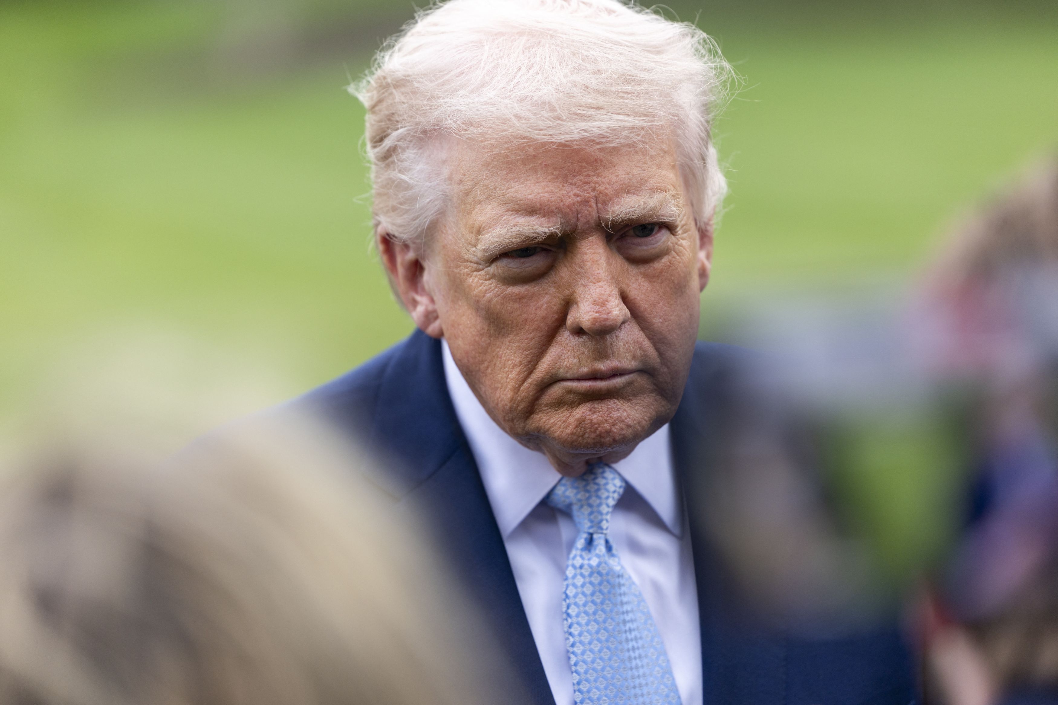 Trump schimbă finanțarea reclamelor televizate după acuzații că banii contribuabililor au fost folosiți pentru campanie