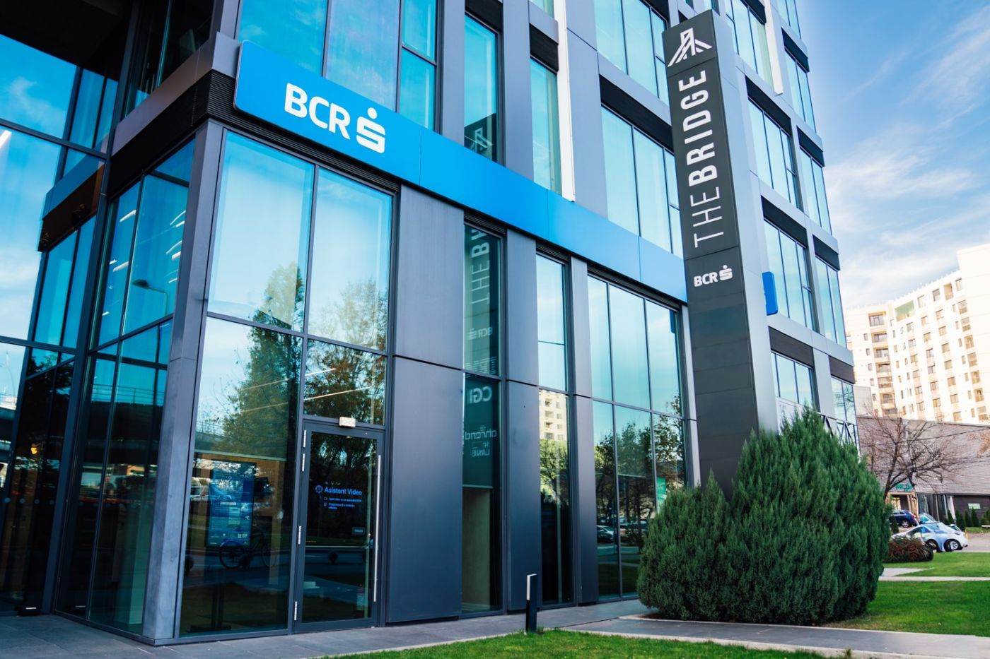BCR aliniază programele educaționale la standardele internaționale PISA pentru tinerii din România